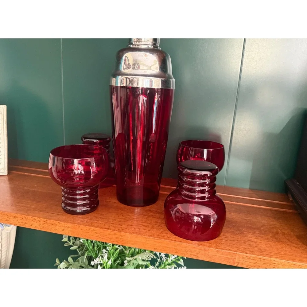 Vintage Art Deco Ruby Red Glass Cocktail Shaker Set‎ with 4 Ribbed Glasses 5pc
